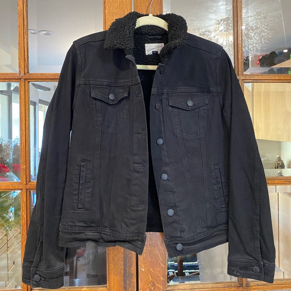 Universal Thread black fleece lined denim jacket. Women’s size small.